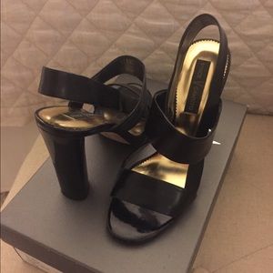 Vince Camuto Black strappy sandals size 7